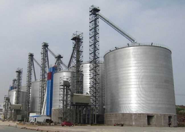 船山大型钢板库构造参数及水泥储存质量